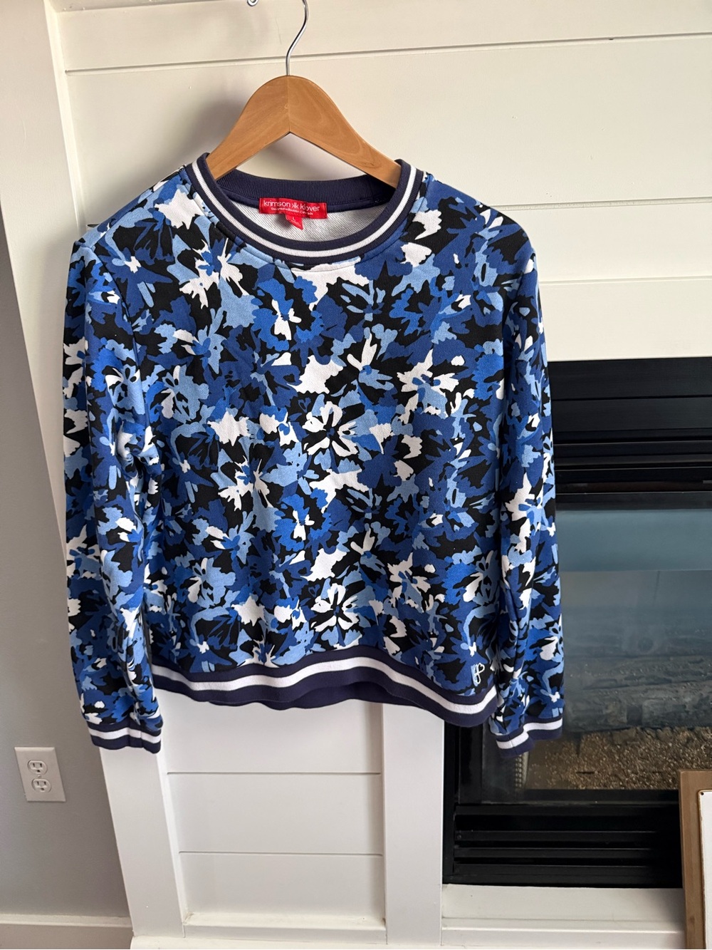 Krimson & Klover Blue and white  Crewneck Sweatshirt women’s Large
